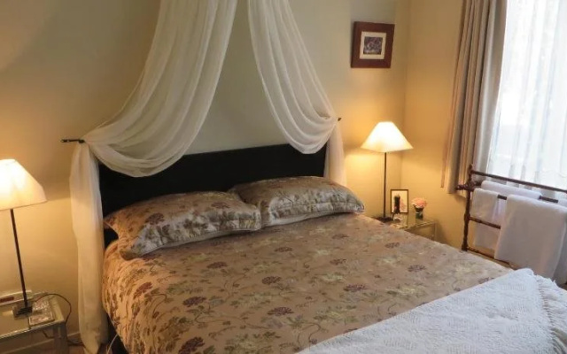 Airport Stableford Bed  Breakfast