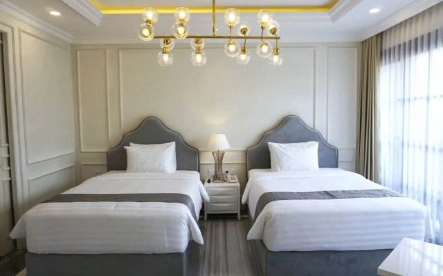 Grand Senyum Hotel