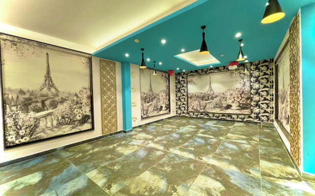Hotel KUBER PALACE - Sea beach & Temple