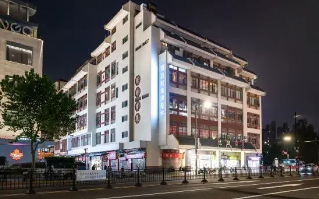Sushi Light Luxury Hotel