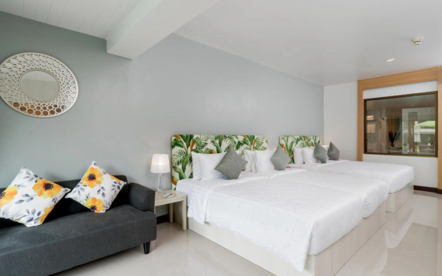 The Briza Beach Resort Khaolak