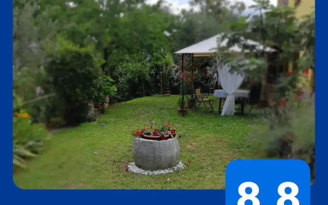 Studio with garden near the sea