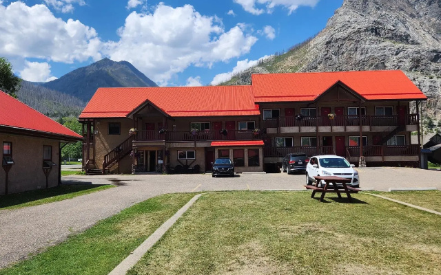 Aspen Village Inn