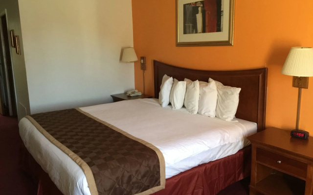 Laketree Inn And Suites Marion