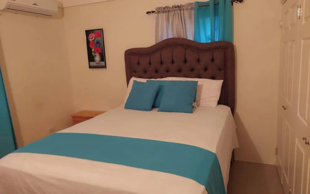 Luxurious 3-bedroom House in Ocho Rios With Private Entrance
