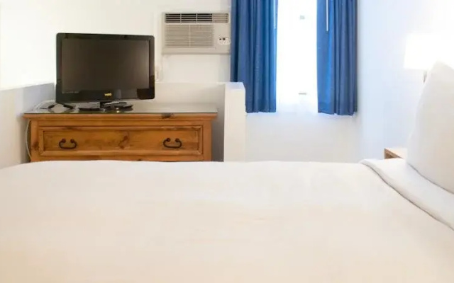 Sky Harbor Suites