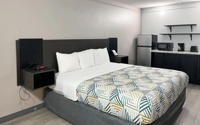 Motel 6 Opelika, AL