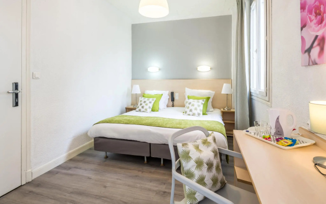 Hotel Notre- Dame de France