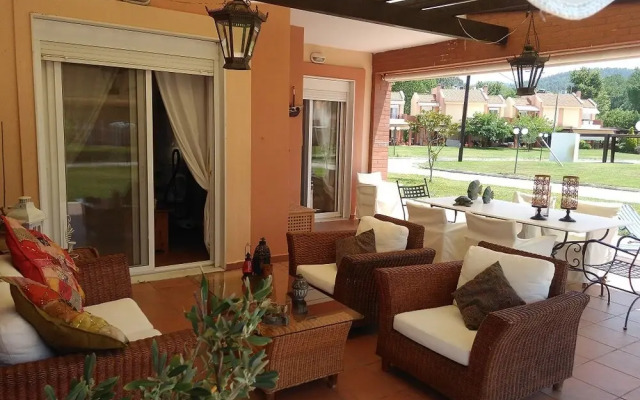 Sansen Villa Tripotamos