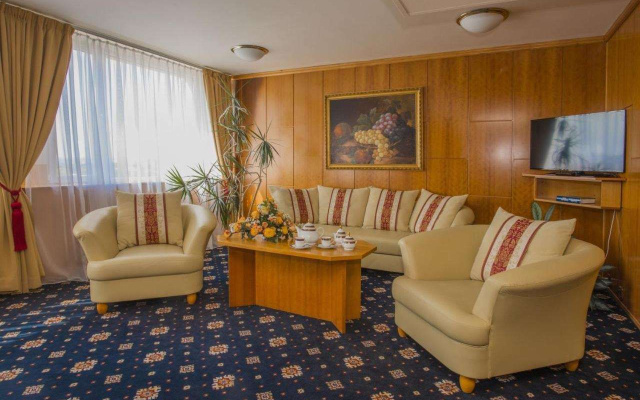 TOP HOTEL Praha & Conference Centre