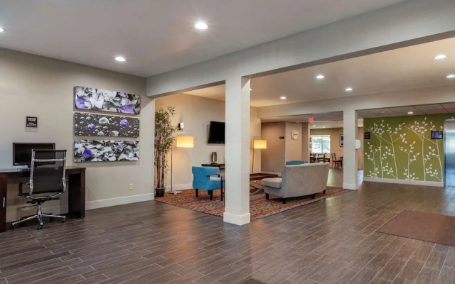 Microtel Inn & Suites by Wyndham Kalamazoo