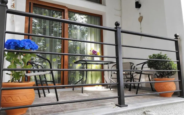 Isidora Apartments