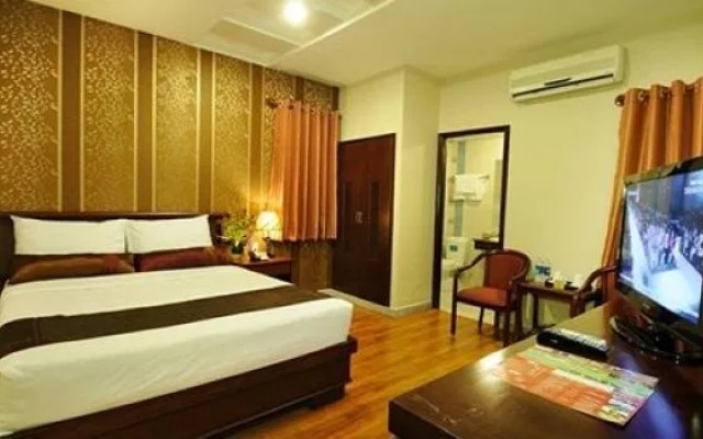 May Flower Hotel