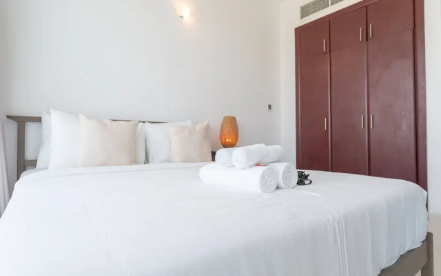 Modern 1-bed With Scenic Golf Course View