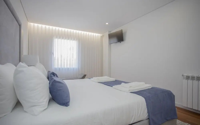 Liiiving -Luxury River View Apartment IX