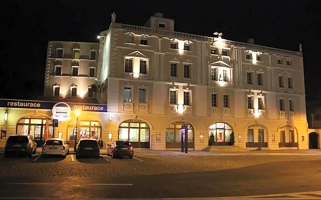 Hotel Cerný Orel