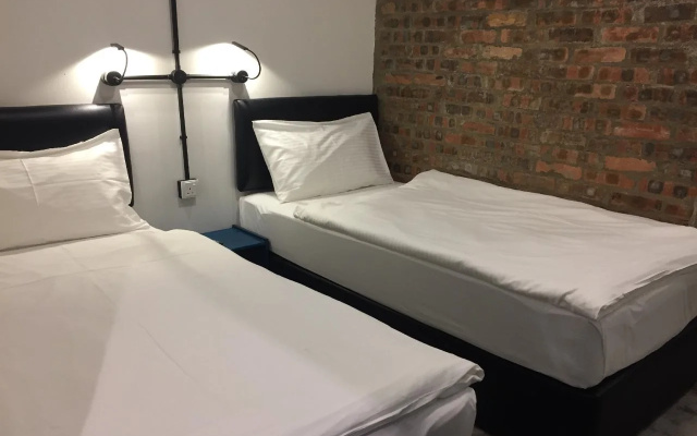 Suite 18 Boutique Hotel - Hostel