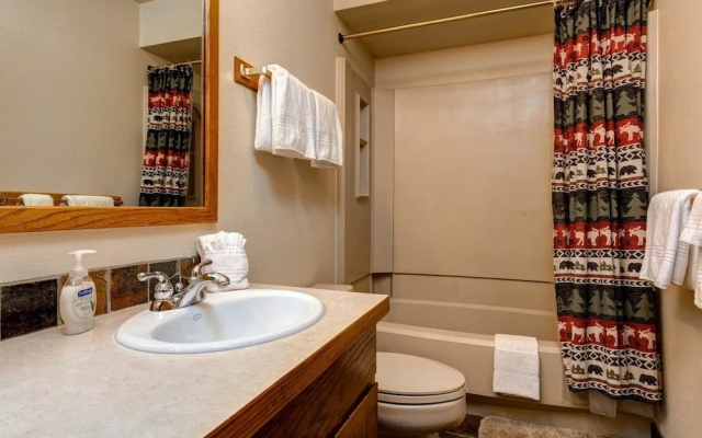Abode at Teewinot Cabin
