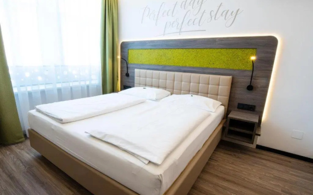 CHRIZZ Rooms