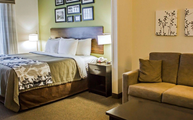 Express Inn & Suites