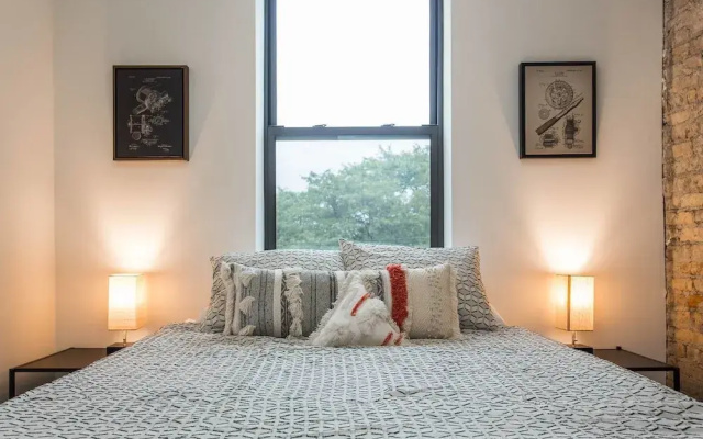 Handsome Mccormick 3bd-2ba Loft