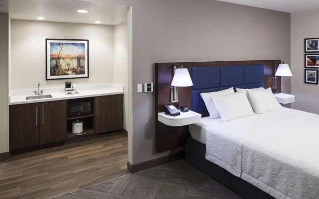 Hampton Inn And Suites Phoenix Downtown