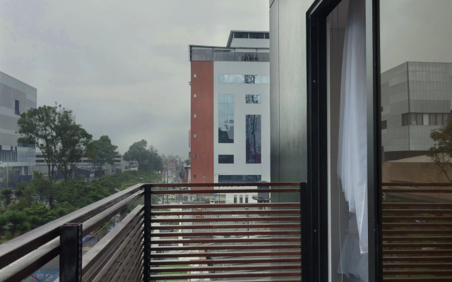 Hotel Arvut Collection