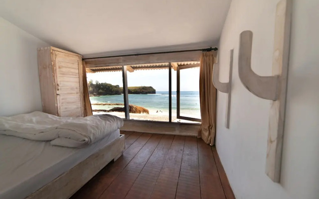 Jimbaran Balangan Beachfront Rooms