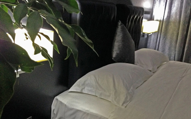 Air Hotel