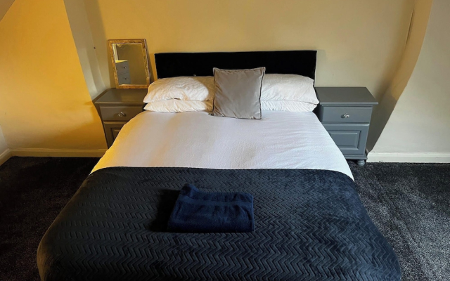 Derby House - Perfect for Contractors/groups