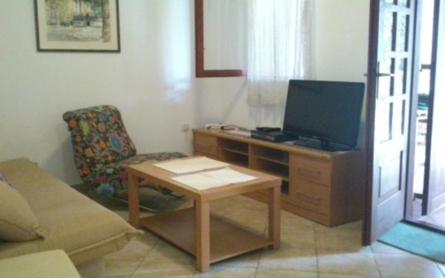 Apartment Mis - apartments close to sea: A1 Petrcane, Zadar riviera