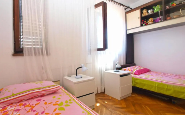 Apartment 1618
