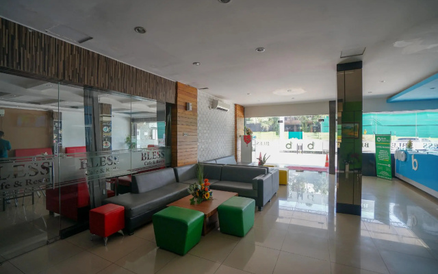 OYO 575 Blessing Hotel