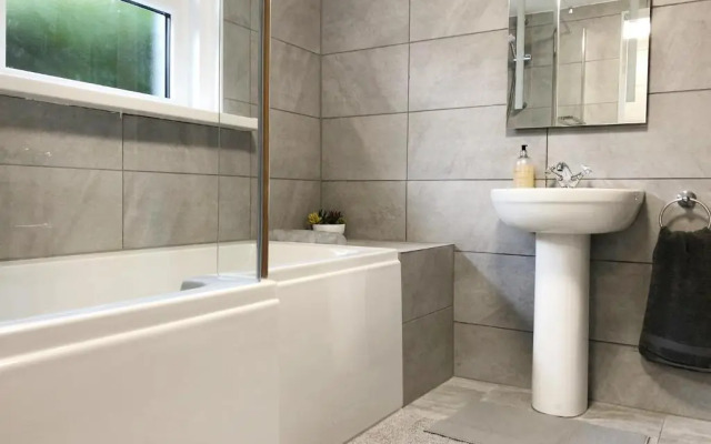 Summer Breeze. 3-bed apartment close to the beach