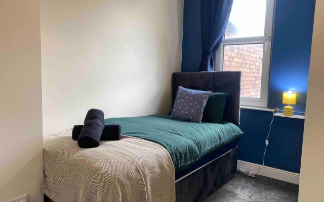 4BR House Popular Ravenhill Road