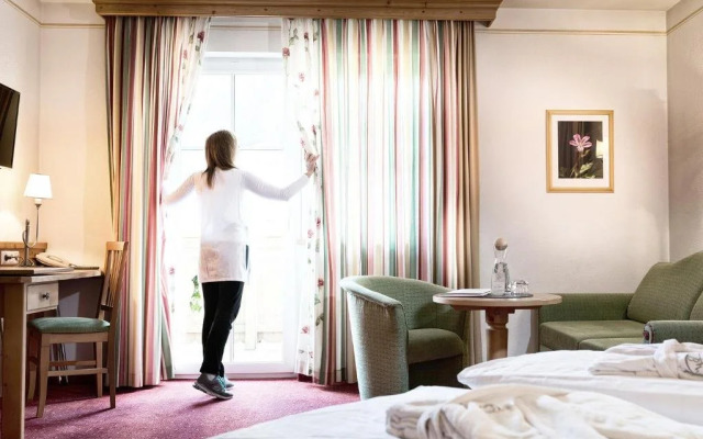 Hotel Bergzeit