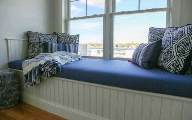 The Sea Breeze Inn
