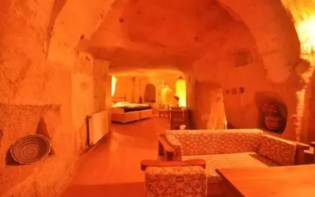 Sinasos History Cave Hotel