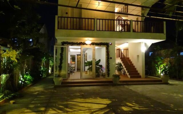 Отель Ylang Garden Villa вид на фасад