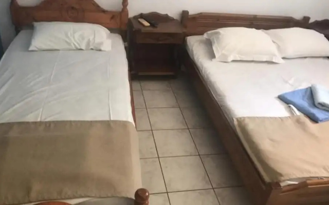 Angela - Zoi Rooms