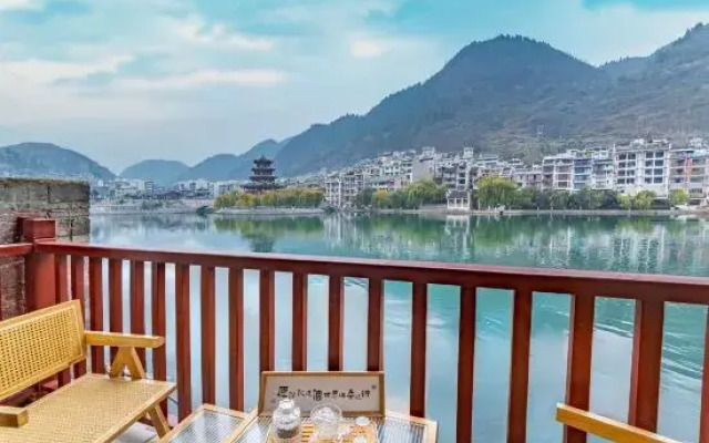 ShengXiaoLiv1·Inn