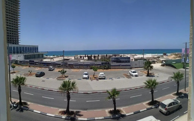 Beachfront Studio Apartment Bat Yam 412