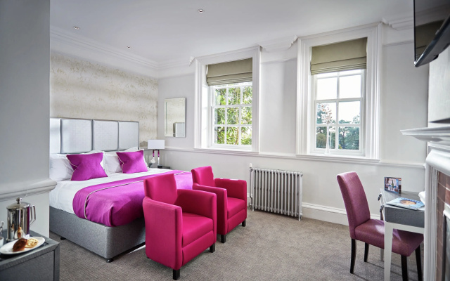 Barnett Hill - Luxury Hotel