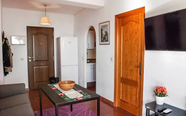 Beachfront Vacation Apartment in Fuengirola Ref 102