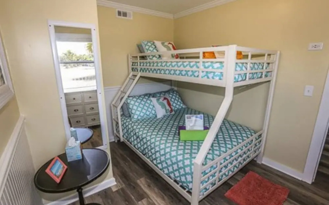 2518 Estero