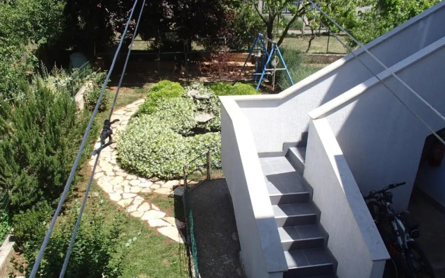 Apartment Eni