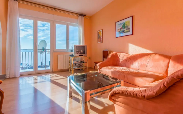 Apartment Dado