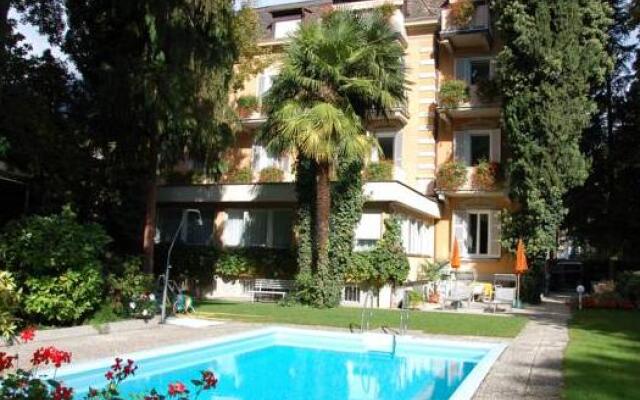 Отель Residence Desiree Classic & Design Меран вид на фасад
