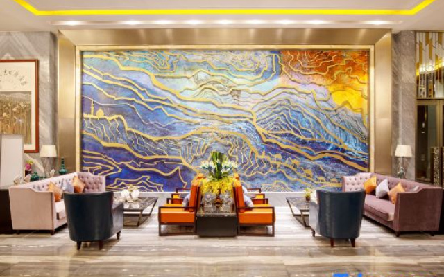 LUXURY BLUE HORIZON Grand Hotel (Xining High-Speed Railway Station)