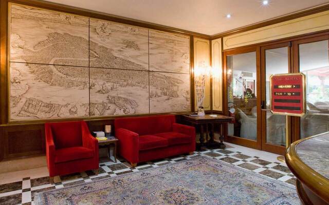 Amadeus Hotel